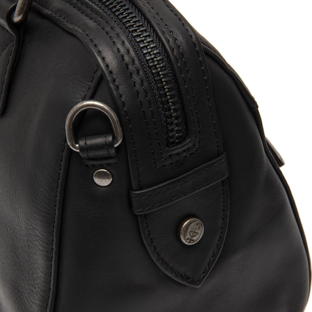 Vue détaillée of Classic Collar &amp; Heavy-Duty Zipper Hardware on Dalford Full-Grain Leather Handbag pour Femme