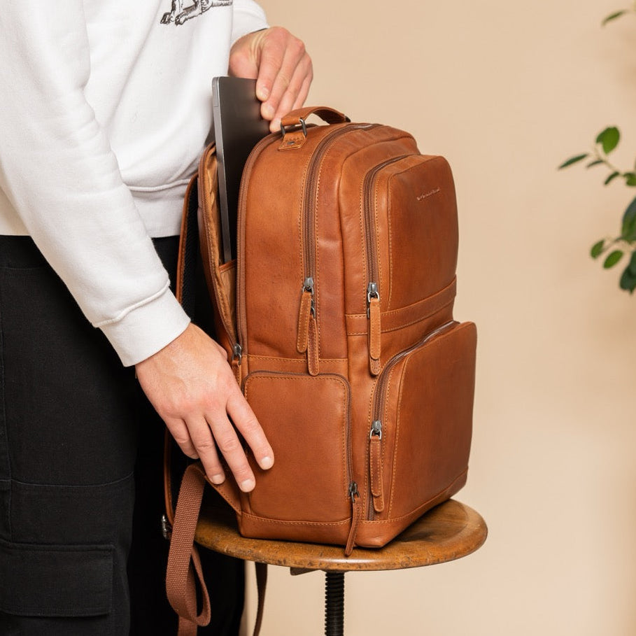 
Lennox Sac à dos d'ordinateur en cuir pleine fleur – alternate product view 3