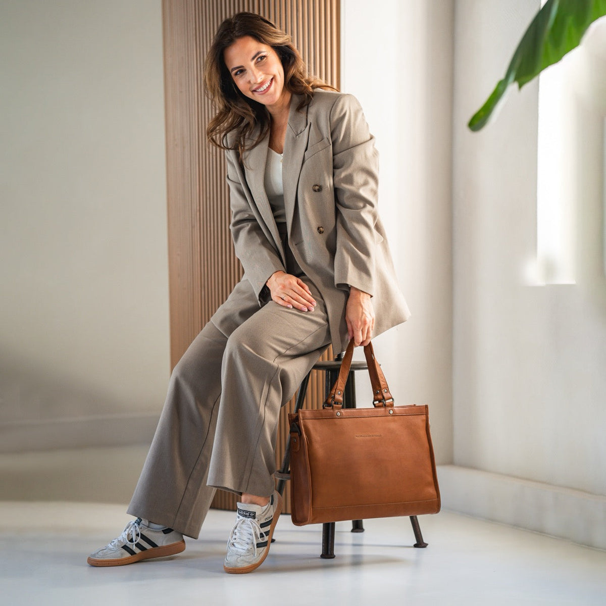 Manly Full-Grain Leather Laptop Bag pour Femme – Vue produit alternative 3