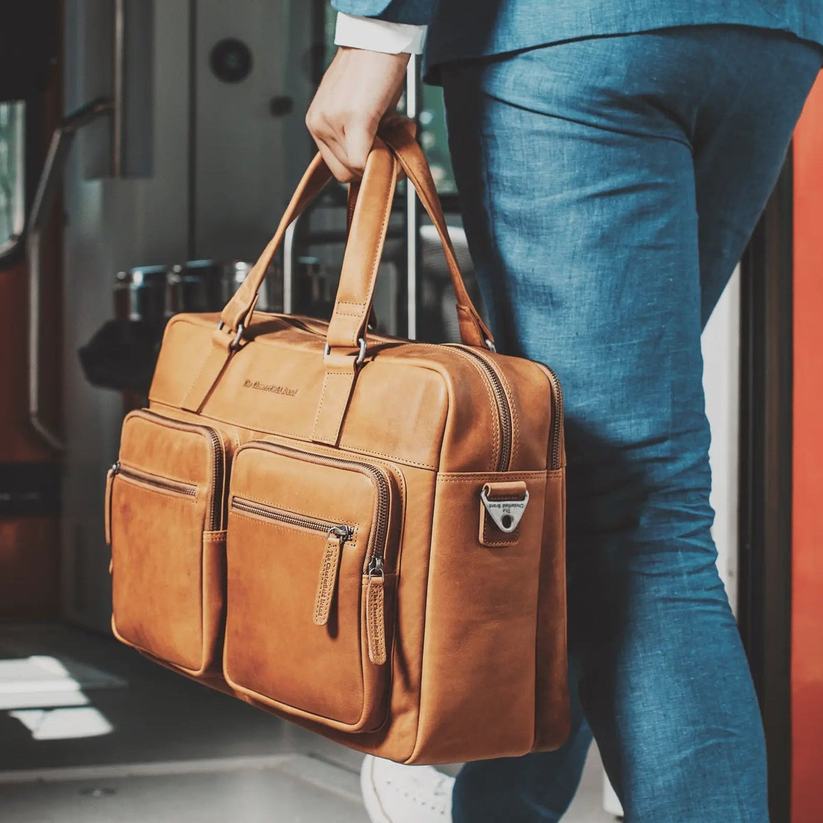 Misha Full-Grain Leather Laptop Bag pour Femme – Vue produit alternative 2