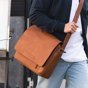 Richard Full-Grain Leather Laptop Bag pour Homme – Vue produit alternative 2