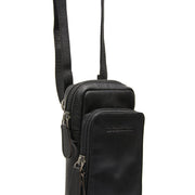 Tailored Rib Cuffs &amp; Hem Craftsmanship Construction Detail on Valdes Full-Grain Leather Phone Bag pour Femme