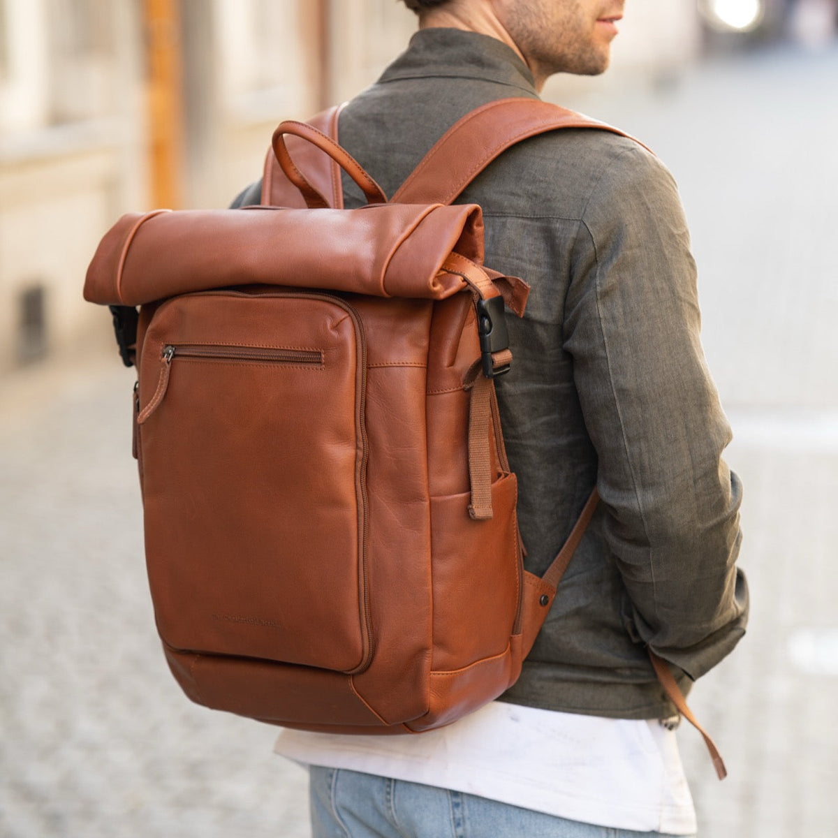 Remo Full-Grain Leather Roll-top Backpack pour Femme – Vue produit alternative 2