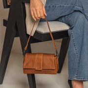 Clifden Full-Grain Leather Shoulder Bag pour Femme – Vue produit alternative 2