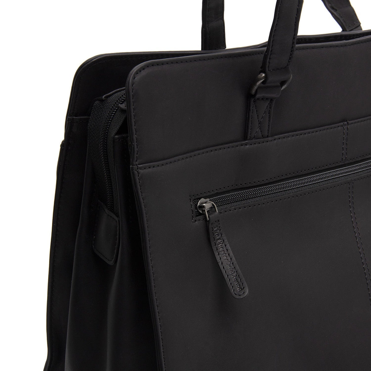 
100% Full-Grain Wax Pull-Up 100% Full-Grain Leather Grain Texture & Handcrafted Patina Detail