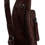Brown Leather Sling Bag Logan pour Femme, detail view 1