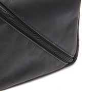Vue détaillée of Classic Collar &amp; Heavy-Duty Zipper Hardware on Elmia Full-Grain Leather Toiletry Bag pour Femme