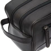 Vue détaillée of Classic Collar &amp; Heavy-Duty Zipper Hardware on Stacey Full-Grain Leather Toiletry Bag