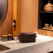 Stacey Full-Grain Leather Toiletry Bag – Vue produit alternative 2