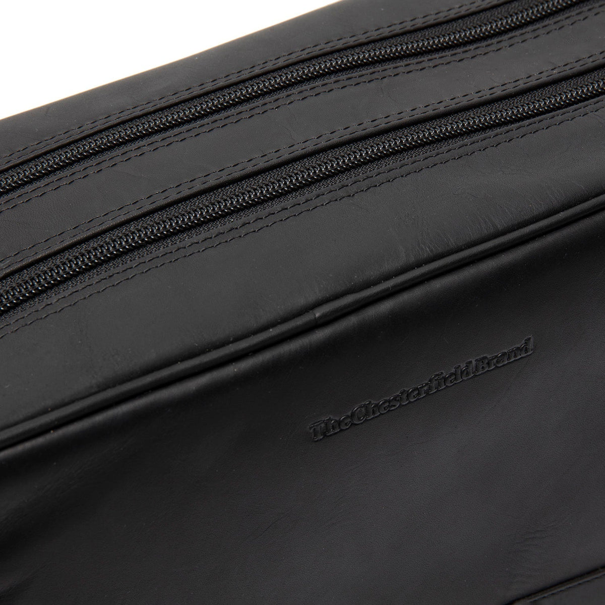 Vue détaillée of Classic Collar &amp; Heavy-Duty Zipper Hardware on Stefan Full-Grain Leather Toiletry Bag pour Femme
