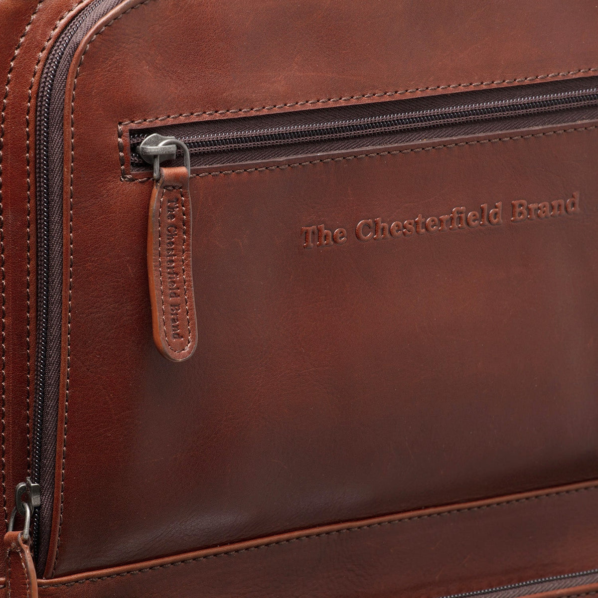
Vue détaillée of Classic Collar & Heavy-Duty Zipper Hardware on Leather Trolley San Marino pour Femme pour Femme