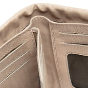 Solid Antique Brass Hardware &amp; Heavy-Duty Dual Zipper Detail on Mavona Full-Grain Portefeuille en Cuir pour Femme