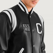 Vue détaillée of Varsity &amp; Snap Button Hardware on Liberte California Noir Leather Varsity Veste en Cuir pour Homme