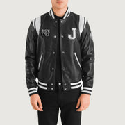 
Liberte New Jersey Noir Leather Varsity Veste en Cuir pour Homme in Black & White Sheepskin Leather - Vue de face & silhouette ajustée | Acheter en ligne