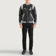 
Liberte New Jersey Noir Leather Varsity Veste en Cuir pour Homme - Vue de profil mettant en valeur la coupe de manche ergonomique