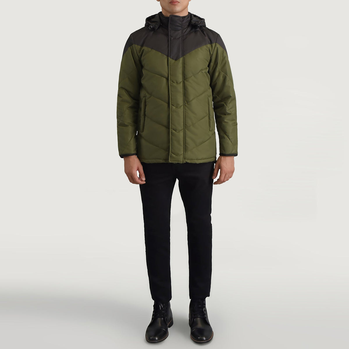 
Luka Noir & Vert Hooded Puffer Veste en Cuir pour Homme - Vue de profil mettant en valeur la coupe de manche ergonomique