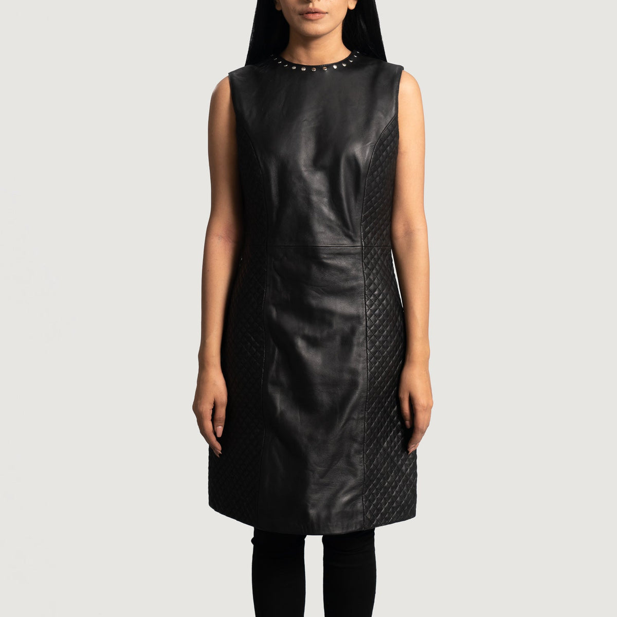 
Luxe Noir Leather Dress pour Femme in Black Sheepskin Leather - Vue de face & silhouette ajustée | Acheter en ligne