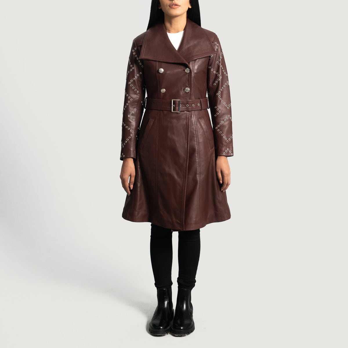 Maroon Sheepskin Leather Trench Coat - Vue de dos avec coupe ajustée aux épaules &amp; ourlet soigné