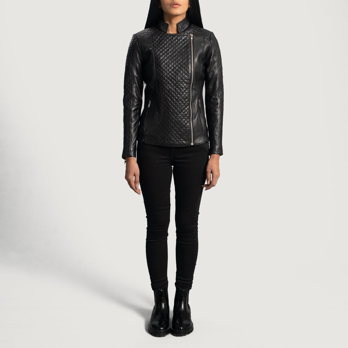 Vue détaillée of Band &amp; Zipper Hardware on Women's Orient Grain Matelassé Noir Veste Motard en Cuir pour Femme