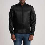 Quinton MA-1 Noir Blouson Bomber en Cuir pour Homme in Black Satin - Vue de face &amp; silhouette ajustée | Acheter en ligne