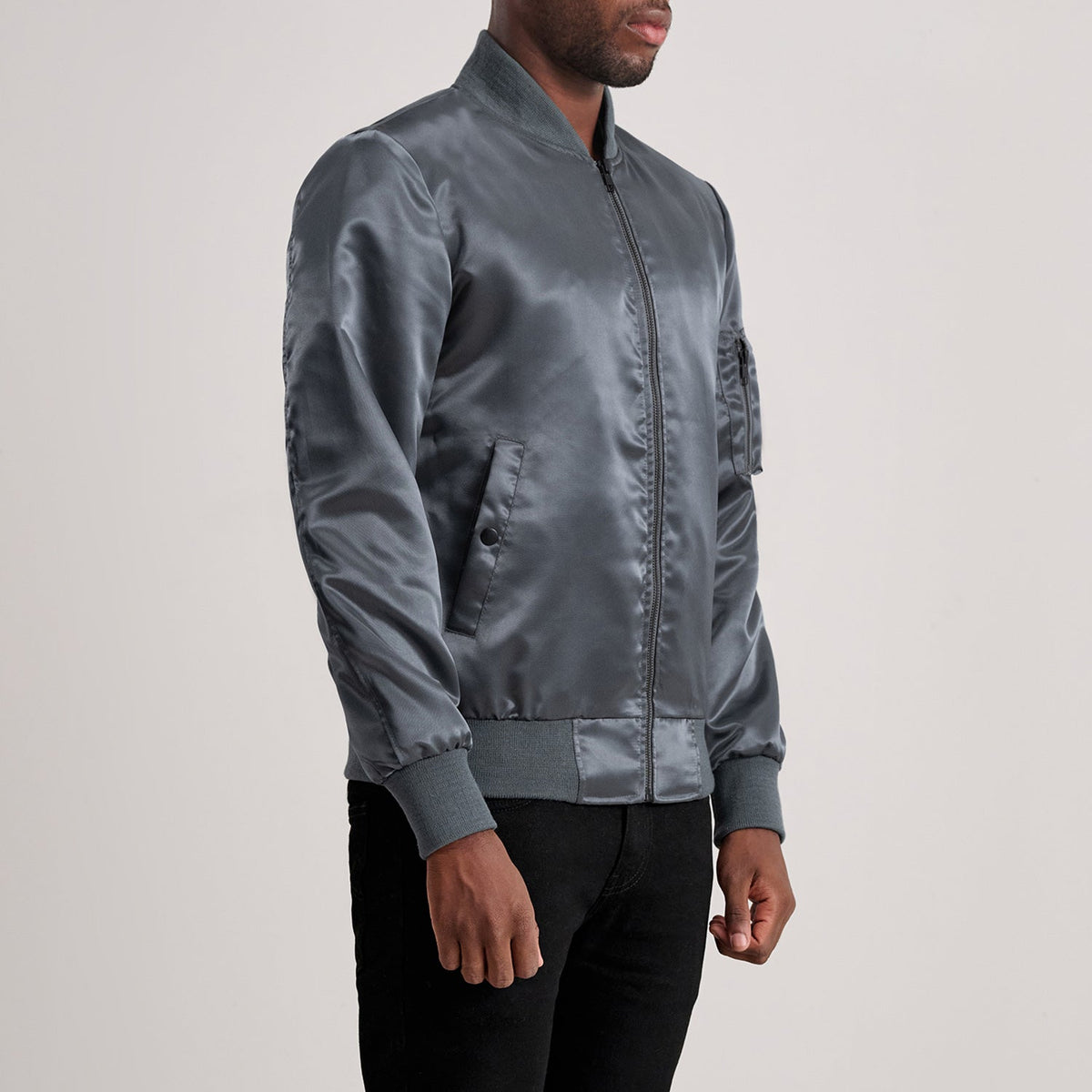 Grey Satin Bomber Jacket - Vue de dos avec coupe ajustée aux épaules &amp; ourlet soigné