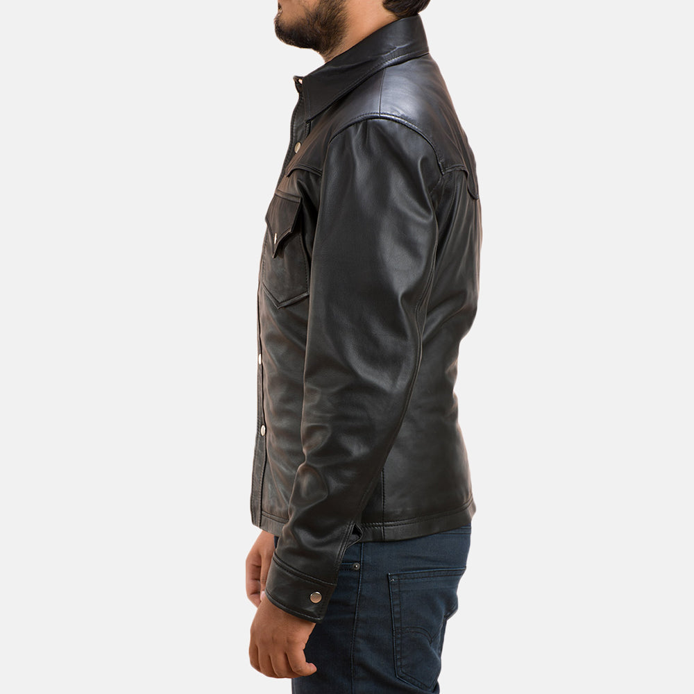Vue détaillée of Shirt &amp; Button Hardware on Men's Ranchson Noir Leather Shirt pour Homme