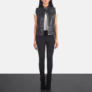 
Rayne Moto Noir Gilet en Cuir pour Femme - Vue de profil mettant en valeur la coupe de manche ergonomique