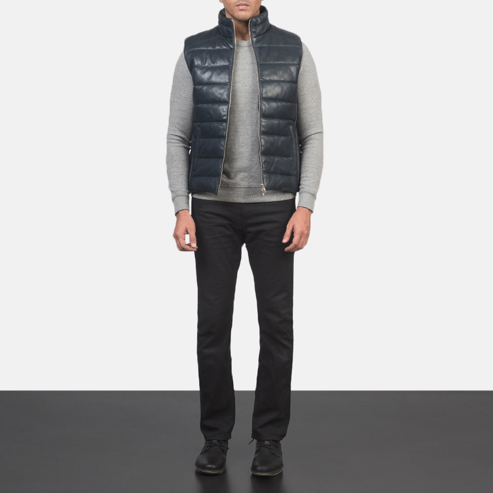 
Reeves Bleu Leather Doudoune sans manches pour Homme - Vue de profil mettant en valeur la coupe de manche ergonomique
