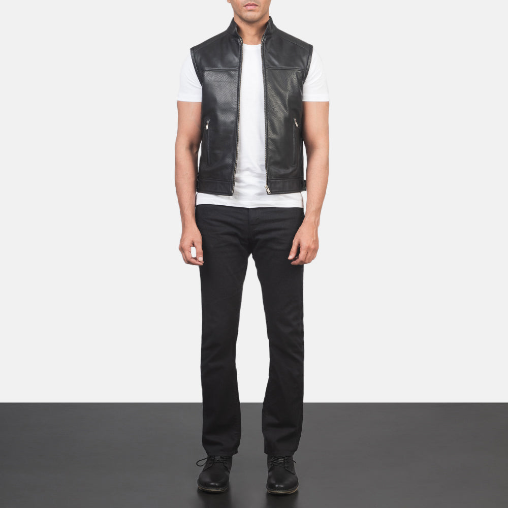 
Roland Noir Leather Biker Vest pour Homme - Vue de profil mettant en valeur la coupe de manche ergonomique