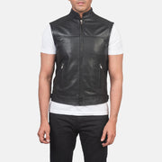 
Vue détaillée of Band & Zipper Hardware on Roland Noir Leather Biker Vest pour Homme