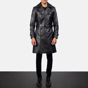 Men's Royson Noir Leather Duster Manteau en Cuir pour Homme in Black Cowhide Leather - Vue de face &amp; silhouette ajustée | Acheter en ligne