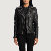 
Sally Mae Clouté Noir Veste Motard en Cuir pour Femme - Vue de profil mettant en valeur la coupe de manche ergonomique