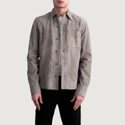
Scout Gris Suede Leather Shirt pour Homme - Vue de face & silhouette ajustée | Acheter en ligne
