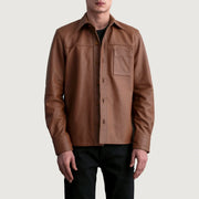 
Scout Matte Marron Leather Shirt pour Homme in Matte Brown Cowhide Leather - Vue de face & silhouette ajustée | Acheter en ligne