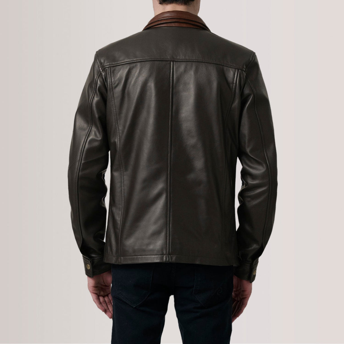 Vue détaillée of Shirt &amp; Zipper Hardware on Sean Marron Leather Classic Veste en Cuir pour Homme For Men