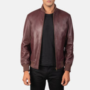 
Shane Bordeaux Blouson Bombardier en Cuir pour Homme in Maroon Sheepskin Leather - Vue de face & silhouette ajustée | Acheter en ligne