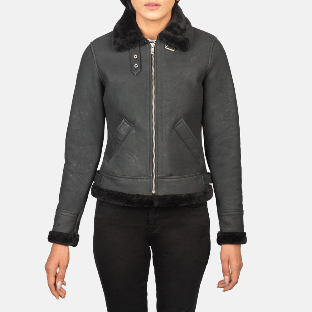 
Vue détaillée of Buckled Collar & Zipper Hardware on Sherilyn B-3 Distressed Black Leather Bomber Jacket