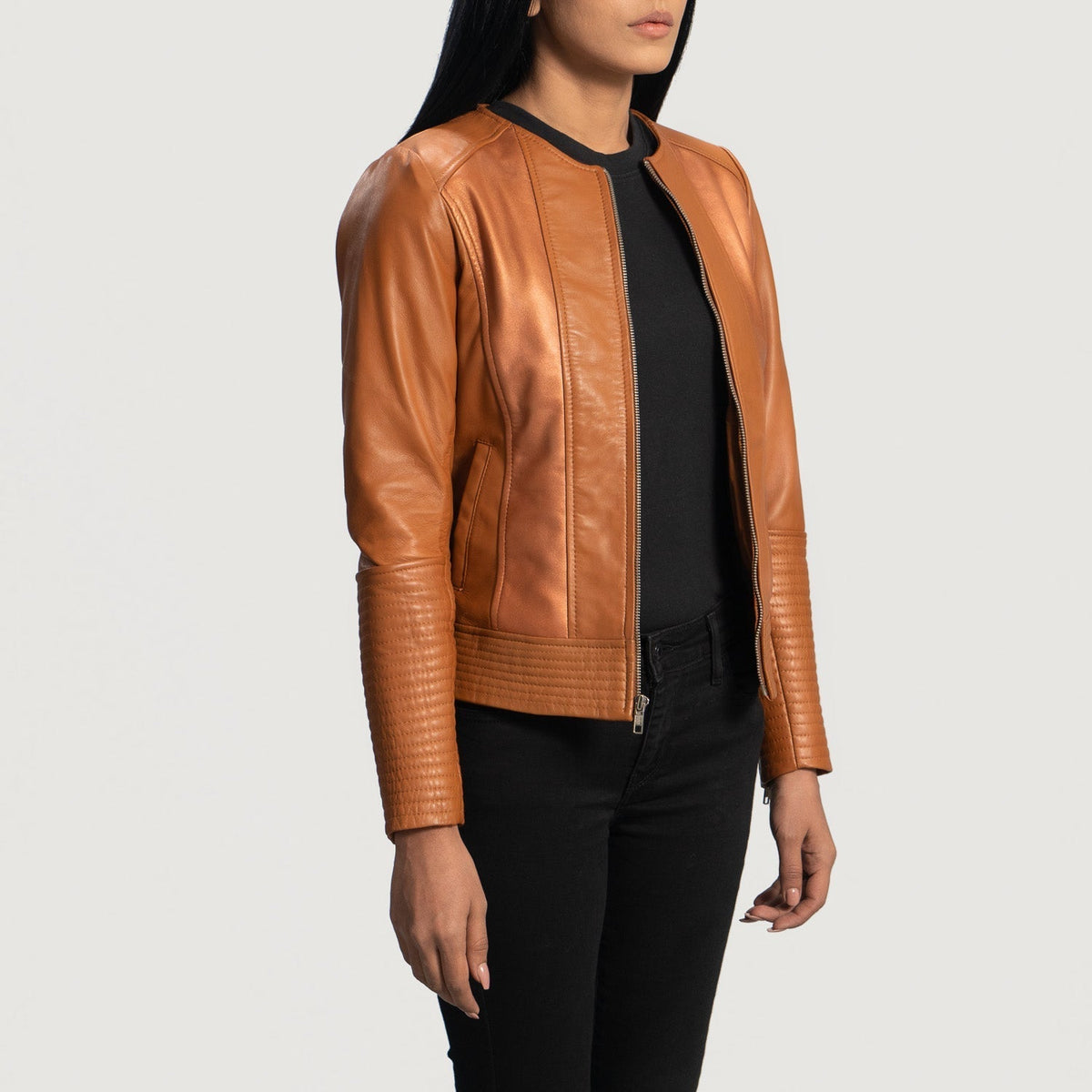 
Tan Brown Sheepskin Leather Biker Jacket - Vue arrière montrant la carrure ajustée et l'ourlet net