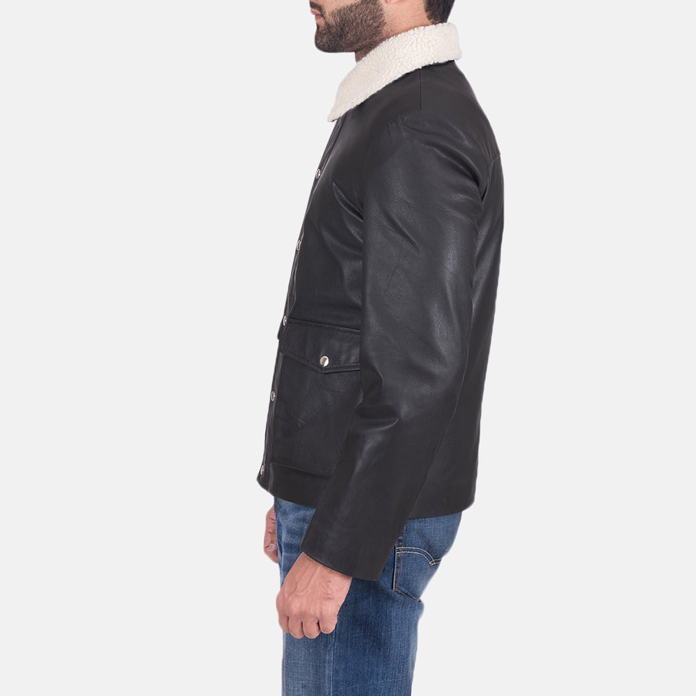 
Black Goatskin Leather Aviator Jacket - Vue arrière montrant la carrure ajustée et l'ourlet net