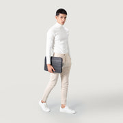 
The Baxter Leather Laptop Sleeve pour Femme pour Femme – alternate product view 2