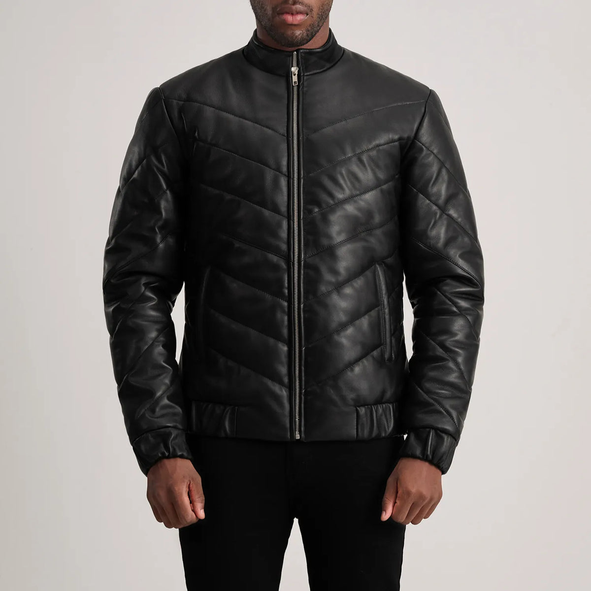 Vue détaillée of Classic Collar &amp; Zipper Hardware on Travis Black Leather Puffer Jacket