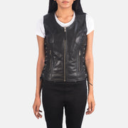 Vue détaillée of V-neck &amp; Zipper Hardware on Women's Vanda Noir Leather Biker Vest pour Femme