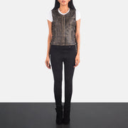 
Vanda Marron Vieilli Leather Biker Vest pour Femme - Vue de profil mettant en valeur la coupe de manche ergonomique