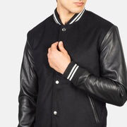 Vue intérieure Showing Quilted Polyester Lining &amp; Deux poches intérieures