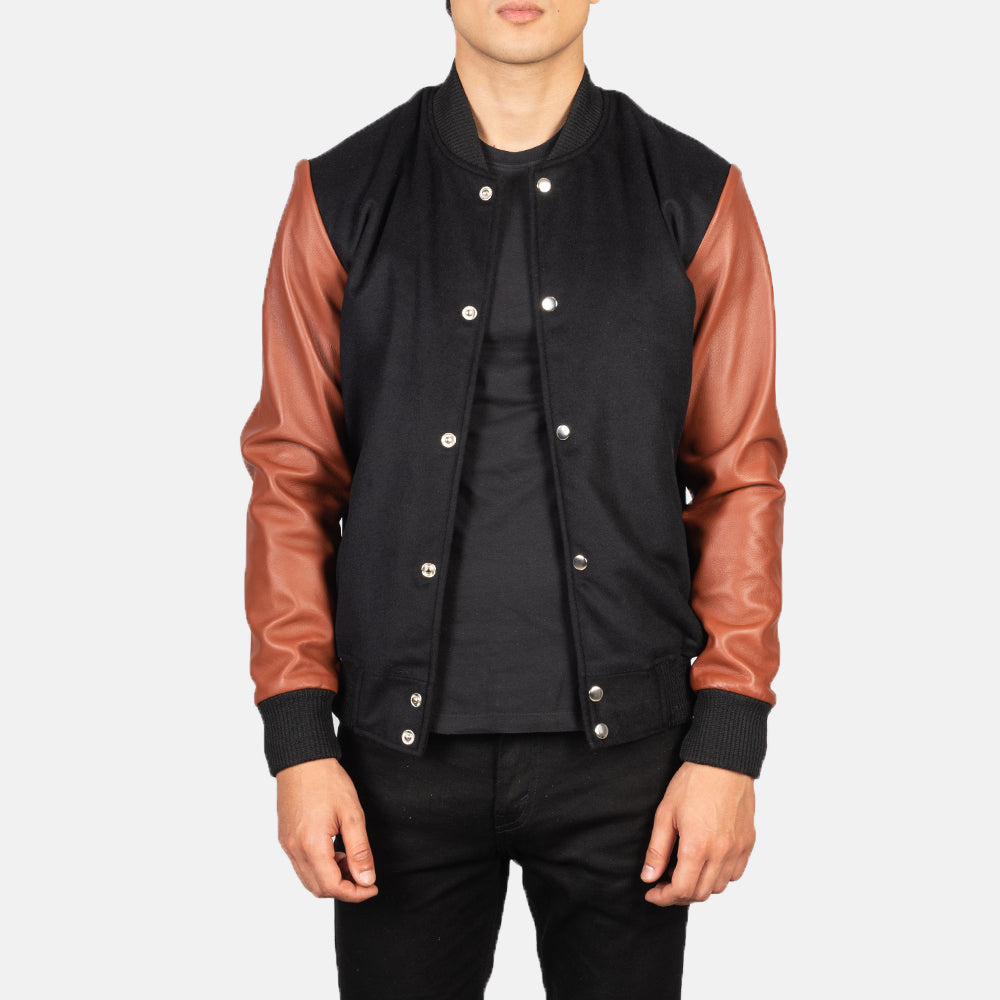 Men's Vaxton Brown Hybrid Varsity Jacket in Black &amp; Brown Sheepskin Leather - Vue de face &amp; silhouette ajustée | Acheter en ligne