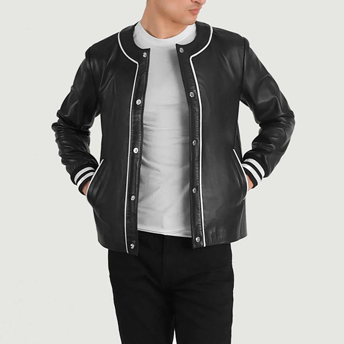 Willis Black Leather Varsity Jacket in Black Sheepskin Leather - Vue de face &amp; silhouette ajustée | Acheter en ligne