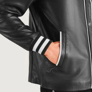 Vue intérieure Showing Quilted Polyester Lining &amp; Deux poches intérieures