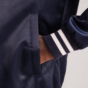 Vue intérieure Showing Quilted Polyester Lining &amp; Deux poches intérieures