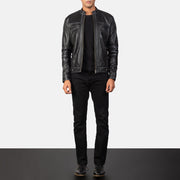 Youngster Distressed Black Leather Jacket - Vue de profil avec coupe de manche ergonomique