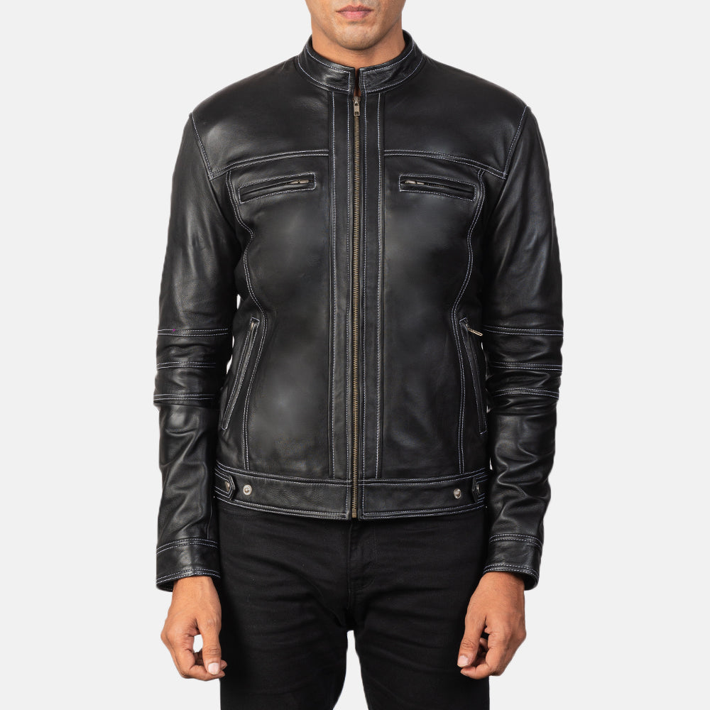 Vue détaillée of Band &amp; Zipper Hardware on Youngster Distressed Black Leather Jacket